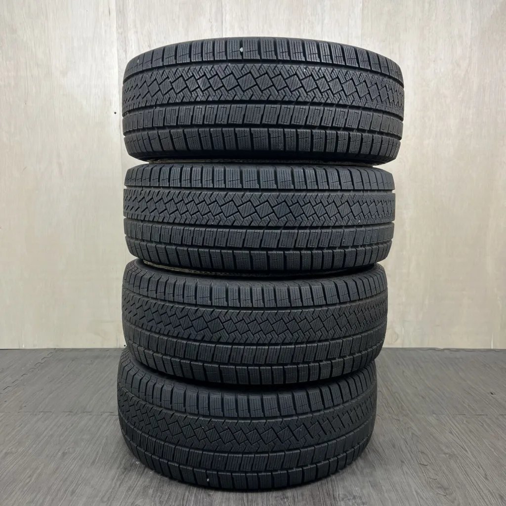 PIRELLI ICE ZERO Tyre 245/40 R19 Item number 471T40925