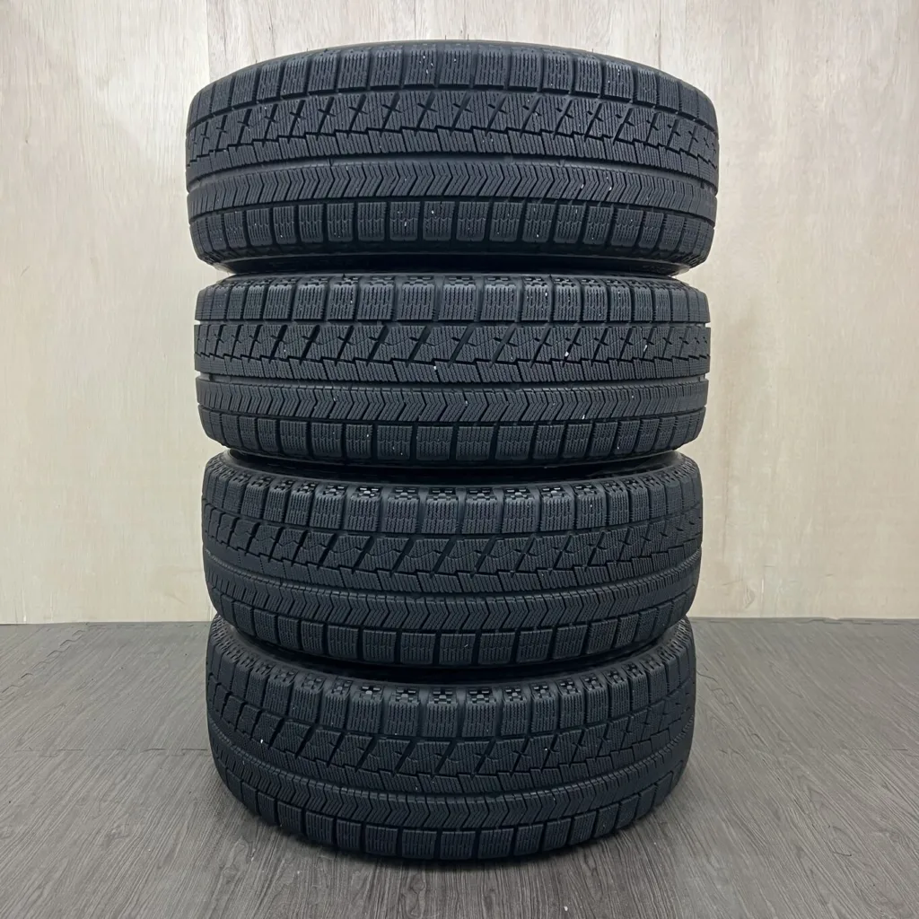 BRIDGESTONE BLIZZAK VRX Tyre 215/65 R16 Item number 496T40925