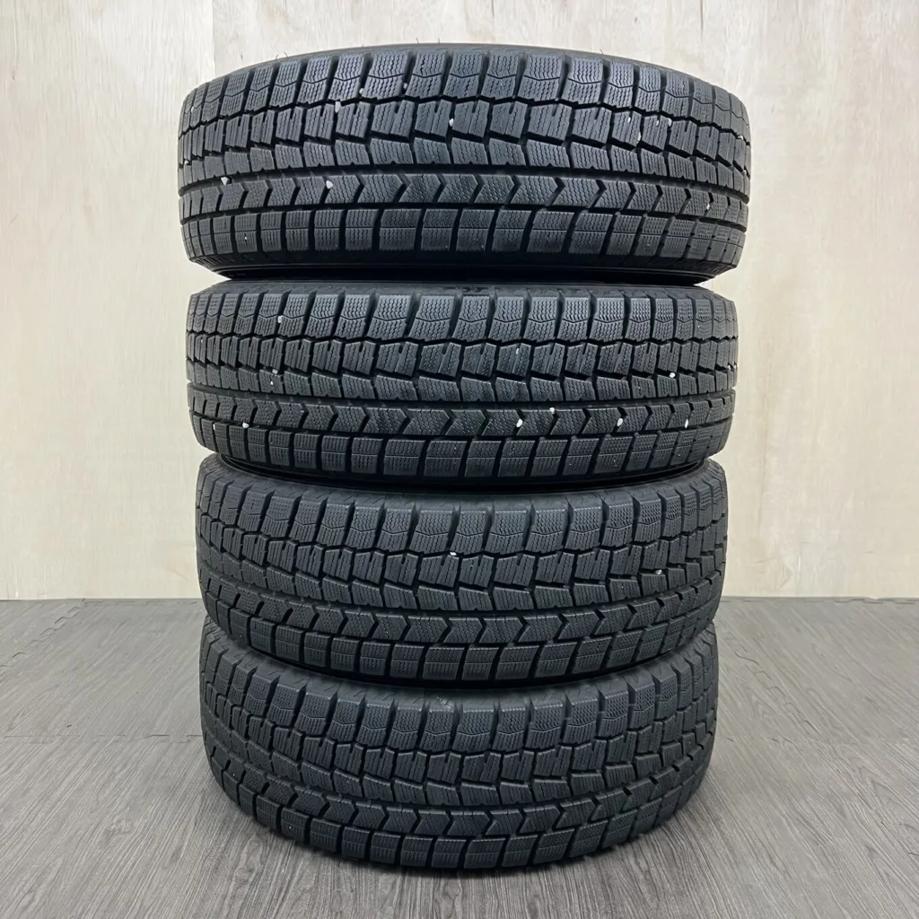 中古 DUNLOP WINTER MAXX WM02 冬用タイヤ 195/65R16 #503T40925の実物写真（1枚目）