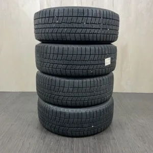 中古 DUNLOP WINTER MAXX WM03 冬用タイヤ 215/60R16 #532T40925の実物写真(1枚目)