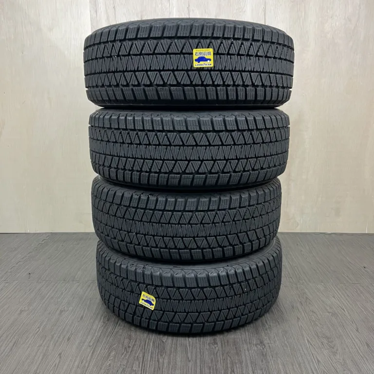 中古 BRIDGESTONE BLIZZAK DM-V3 冬用タイヤ 225/60R17 #542T40925の実物写真（1枚目）