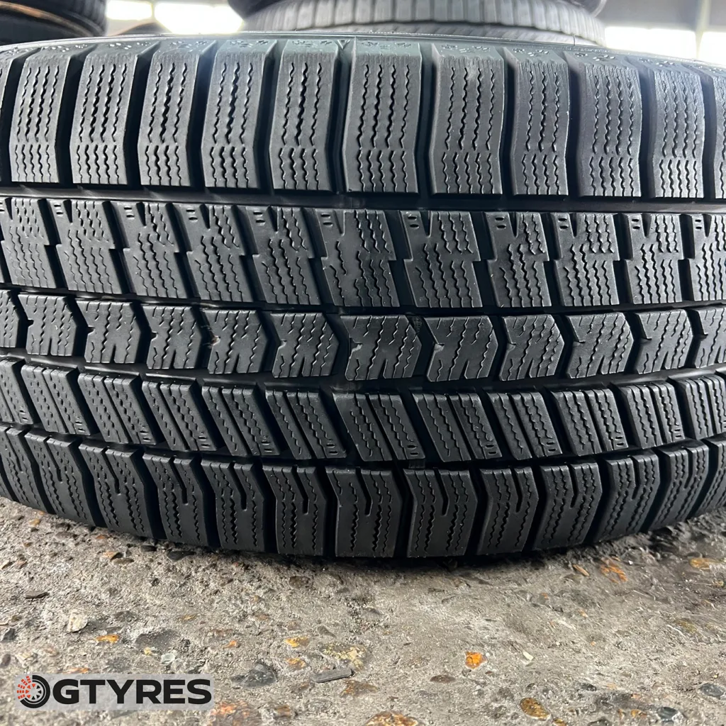 中古 GOODYEAR ICE NAVI 6 冬用タイヤ 245/45R18 #568T40925の実物写真（1枚目）