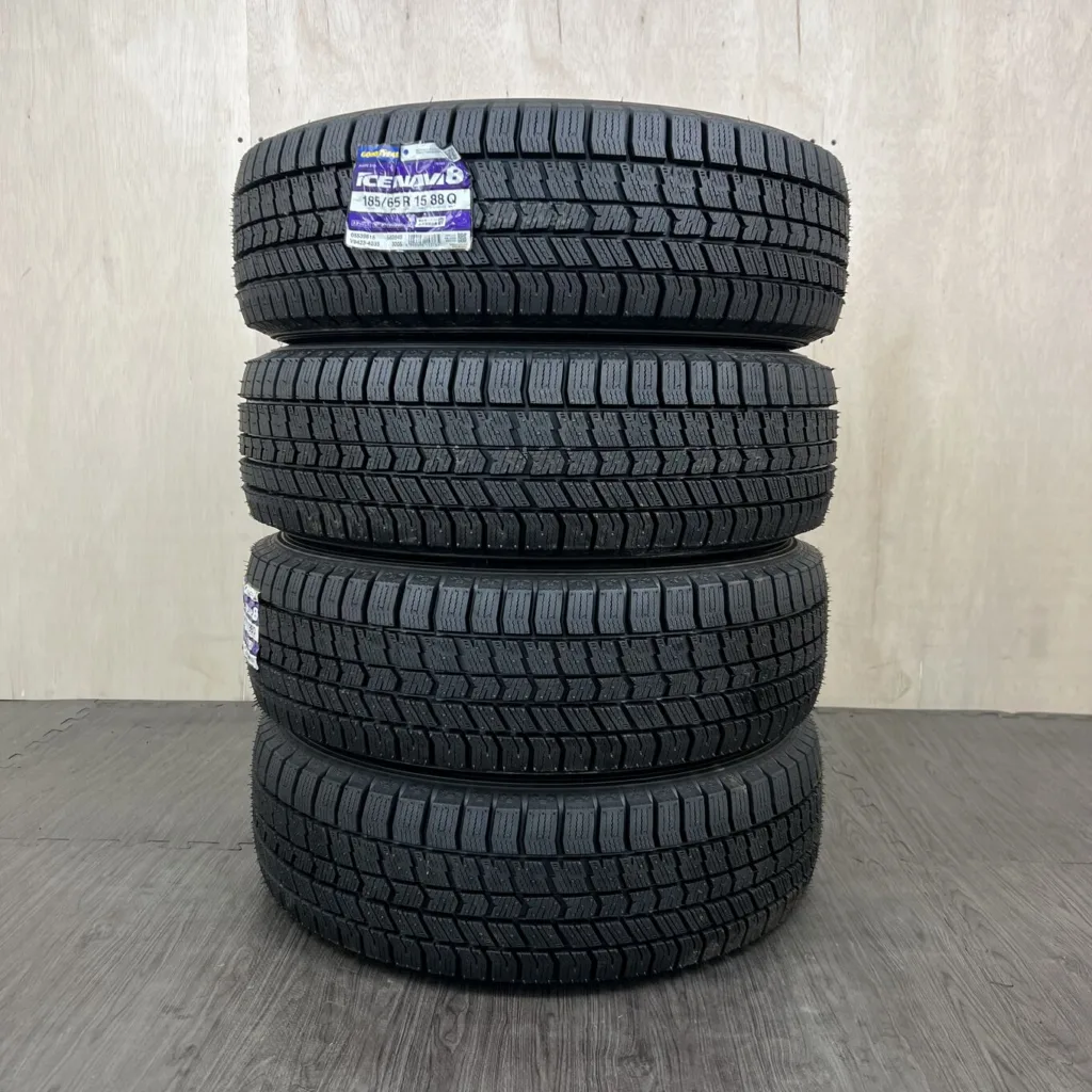 新品 GOODYEAR ICE NAVI 8 冬用タイヤ 185/65R15 #571T40925の実物写真（1枚目）
