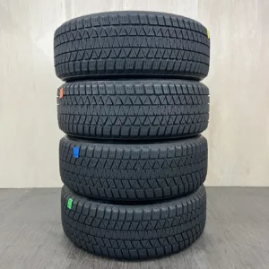 中古 BRIDGESTONE BLIZZAK DM-V3 冬用タイヤ 225/55R19 #576T40925の実物写真(1枚目)