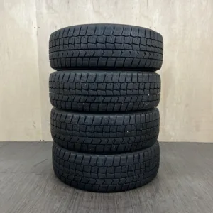 中古 DUNLOP WINTER MAXX WM02 冬用タイヤ 195/65R15 #0392AT000926の実物写真（1枚目）