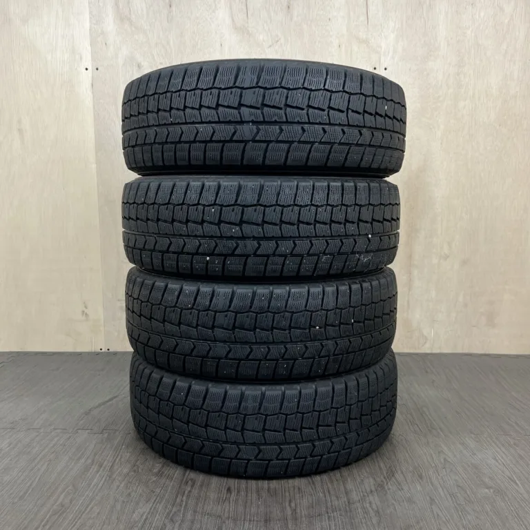 中古 DUNLOP WINTER MAXX WM02 冬用タイヤ 195/65R15 #0392AT000926の実物写真（1枚目）