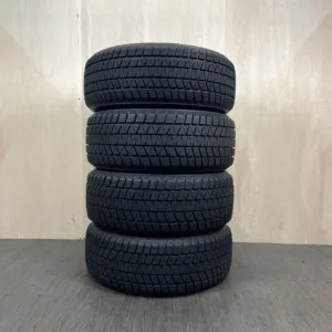中古 BRIDGESTONE BLIZZAK DM-V3 冬用タイヤ 235/55R19 #0008AT001026の実物写真(1枚目)