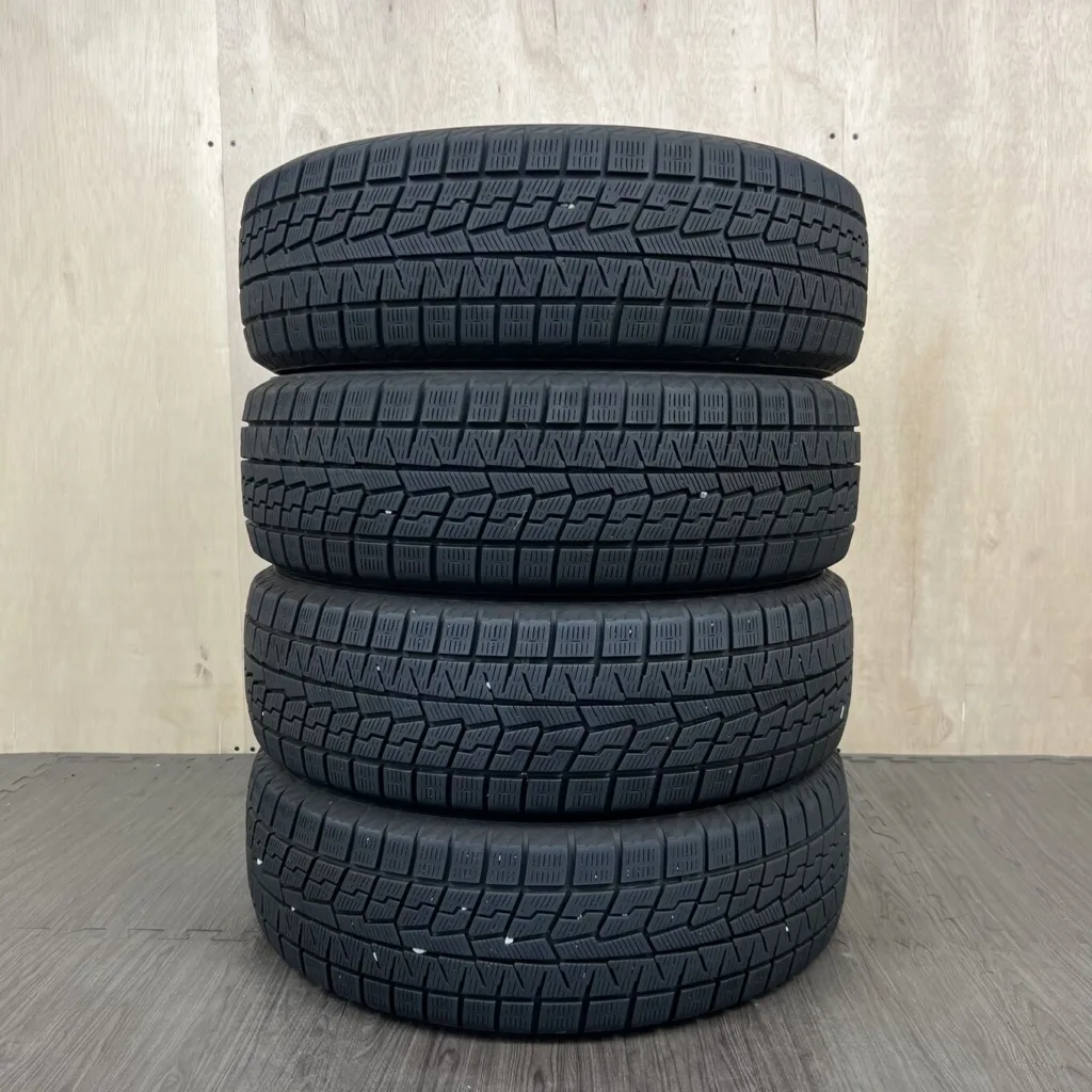 中古 YOKOHAMA ICE GUARD IG70 冬用タイヤ 195/65R15 #0478AT000926の実物写真（1枚目）