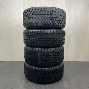 中古 TOYO OBSERVE GARIT HT 冬用タイヤ 前輪 235/45R17 / 後輪 255/40R17 #2T40426の実物写真（1枚目）