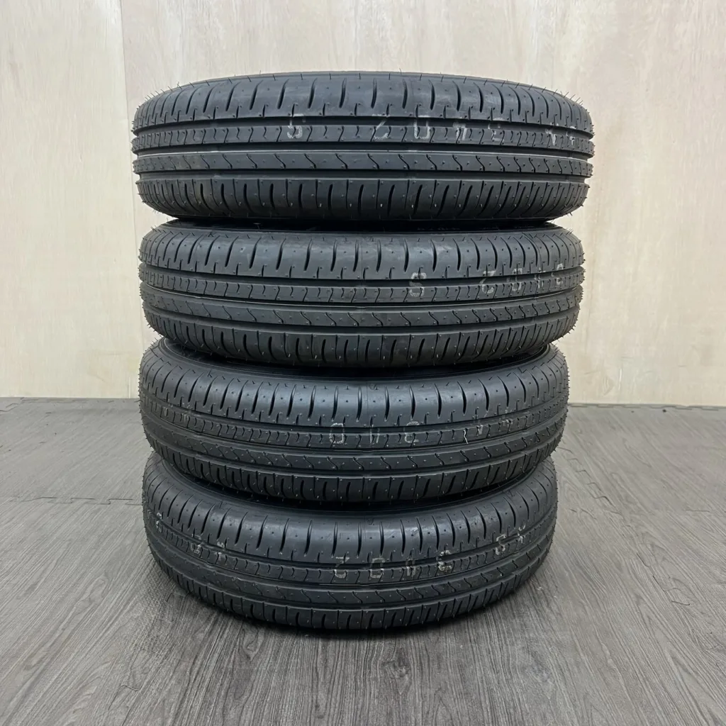 中古 FALKEN SINCERA SN832I サマータイヤ 145/80R13 #16T40426の実物写真（1枚目）