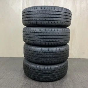 中古 DUNLOP ENASAVE EC204 サマータイヤ 215/60R16 #28T40426の実物写真（1枚目）