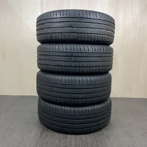 中古 MICHELIN PILOT SPORT 4 SUV サマータイヤ 225/55R19 #36T40426の実物写真(1枚目)