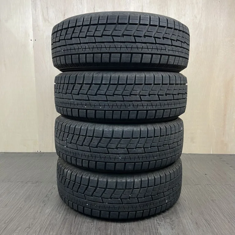 中古 YOKOHAMA ICE GUARD IG60 冬用タイヤ 215/65R16 #55T40426の実物写真（1枚目）