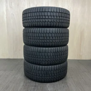 中古 GOODYEAR ICE NAVI 8 冬用タイヤ 225/40R18 #63T40426の実物写真（1枚目）