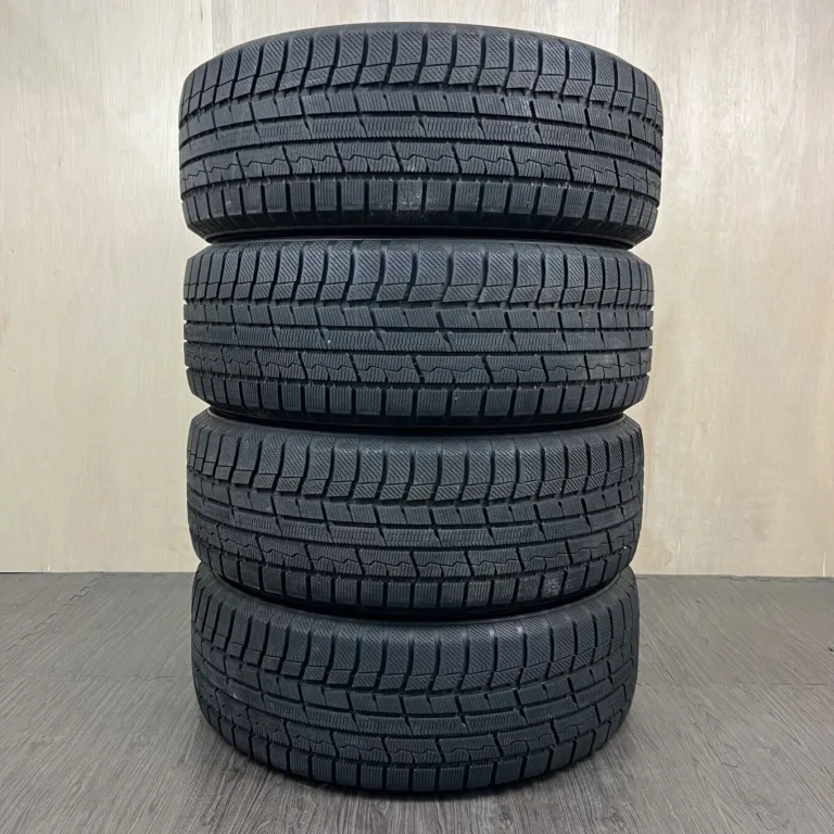 中古 TOYO TRANPATH TX 冬用タイヤ 235/60R18 #64T40426の実物写真（1枚目）