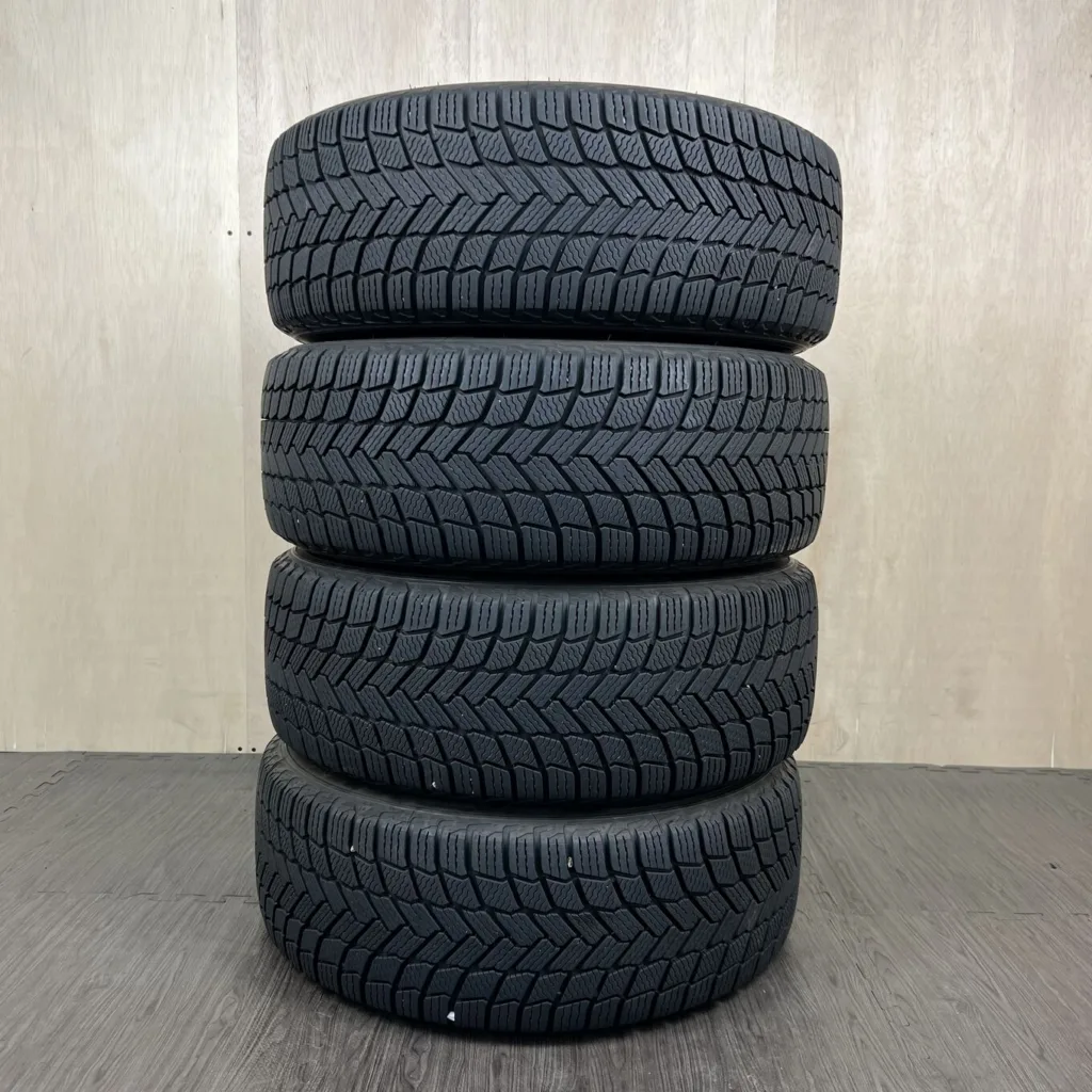 MICHELIN X-ICE SNOW Tyre 235/45 R18 Item number 70T40426
