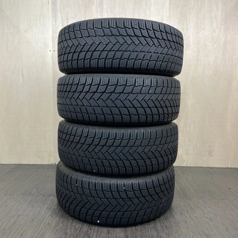 中古 MICHELIN X-ICE SNOW 冬用タイヤ 235/45R18 #70T40426の実物写真（1枚目）