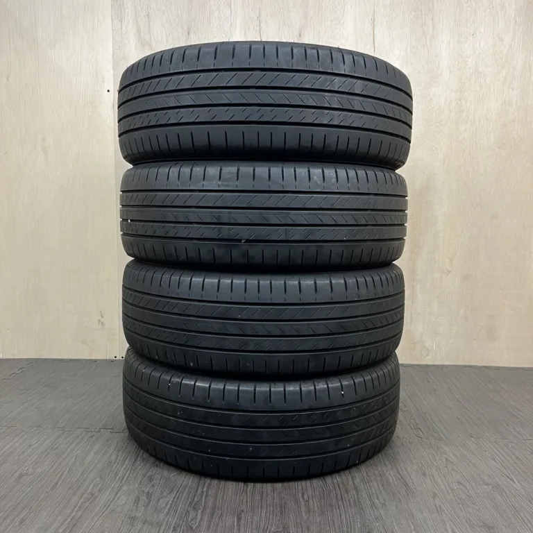 中古 BRIDGESTONE ALENZA 001 サマータイヤ 215/60R17 #0436AT000926の実物写真（1枚目）