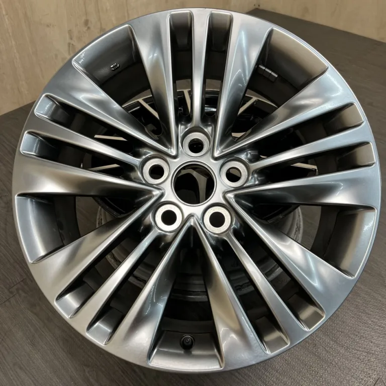 中古 トヨタ ALPHARD ホイール 18×7.0J PCD 5x120 ET40 #0036AD040926の実物写真（1枚目）