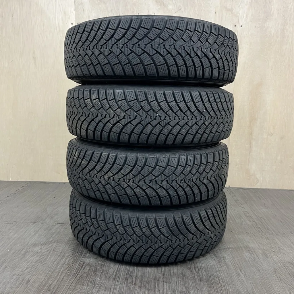 中古 FALKEN ESPIA W-ACE 冬用タイヤ 185/70R14 #0522AT000926の実物写真（1枚目）