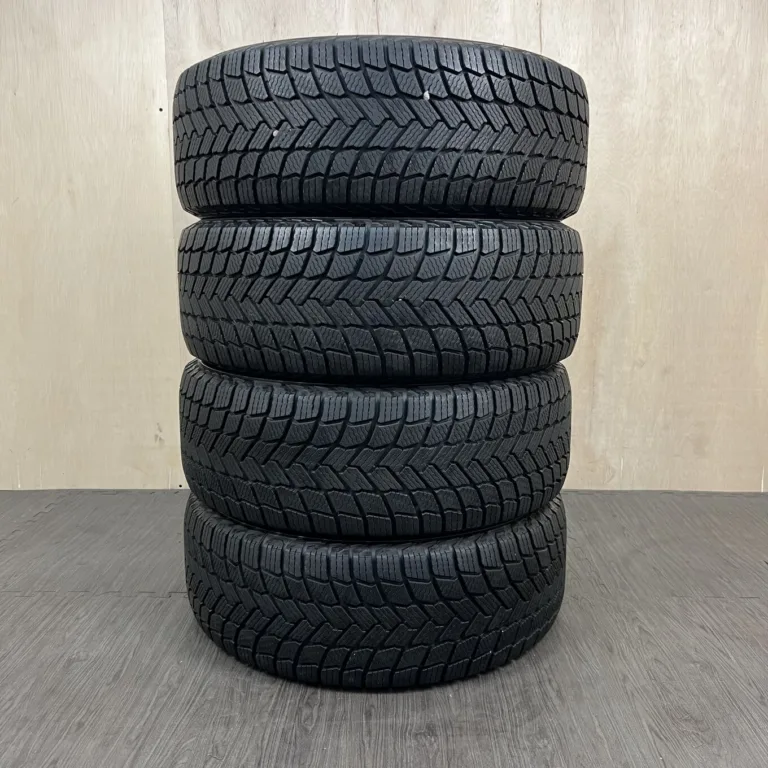 中古 MICHELIN X-ICE SNOW 冬用タイヤ 205/55R17 #0452AT000926の実物写真（1枚目）