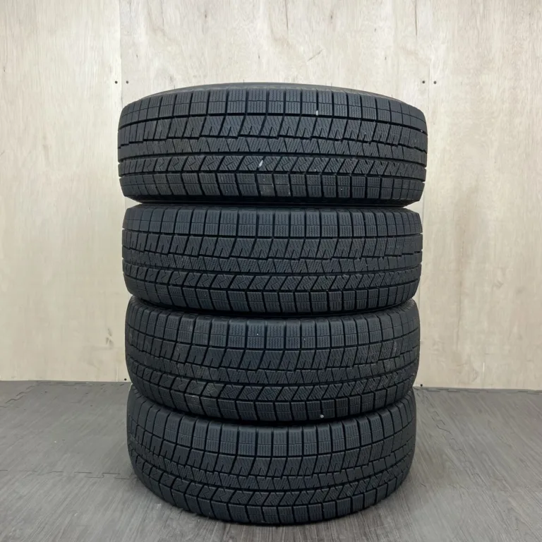 中古 DUNLOP WINTER MAXX WM03 冬用タイヤ 195/65R15 #0118AT010926の実物写真（1枚目）