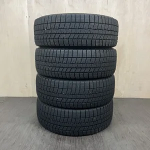 中古 DUNLOP WINTER MAXX WM03 冬用タイヤ 215/60R16 #0235AT010926の実物写真（1枚目）