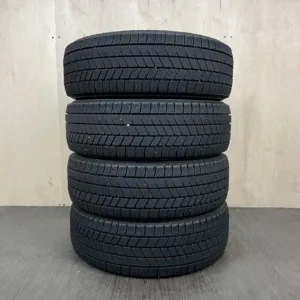 中古 BRIDGESTONE BLIZZAK VRX3 冬用タイヤ 195/65R15 #0119AT010926の実物写真（1枚目）