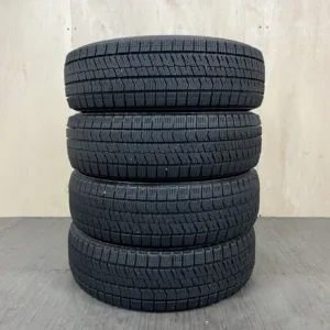 中古 BRIDGESTONE BLIZZAK VRX2 冬用タイヤ 185/65R15 #0206AT010926の実物写真(1枚目)