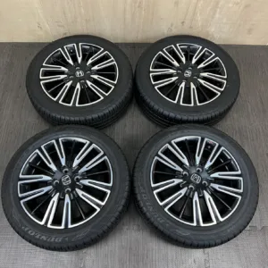 中古 ホンダ FIT ホイール 16×6.0J PCD 4x100 ET50 #0042AD031026の実物写真(1枚目)